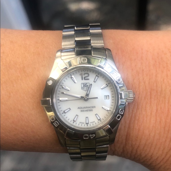 Tag Heuer Aquaracer Mother of Pearl Woman’s Watch - Picture 1 of 6